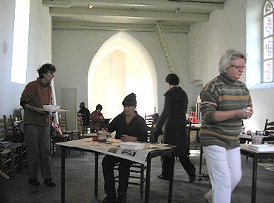workshop in kerkje van Oostum.jpg