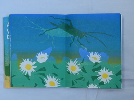 De sprong van de zwarte steen naar de witte kei Bladzijde uit De sprong van de zwarte steen naar de witte kei techniek sjabloondruk, opl. 10 gemaakt in 2011.jpg