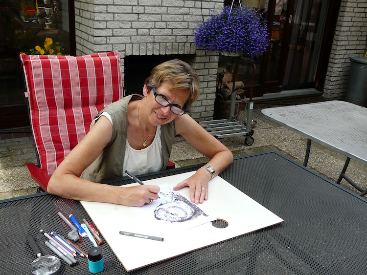 Hanneke Messelink-Anders aan het werk